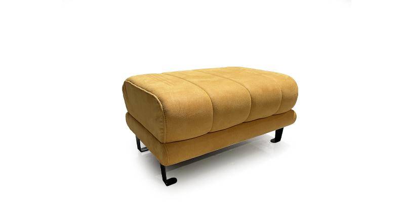 Pouf imbottito, in rivestimento tecnico antimacchia.